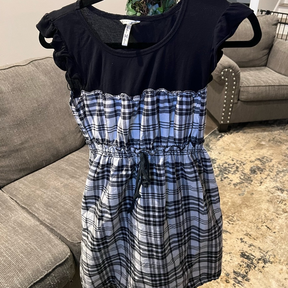 Women’s Krafty Flannel Tie Dress Size Medium.